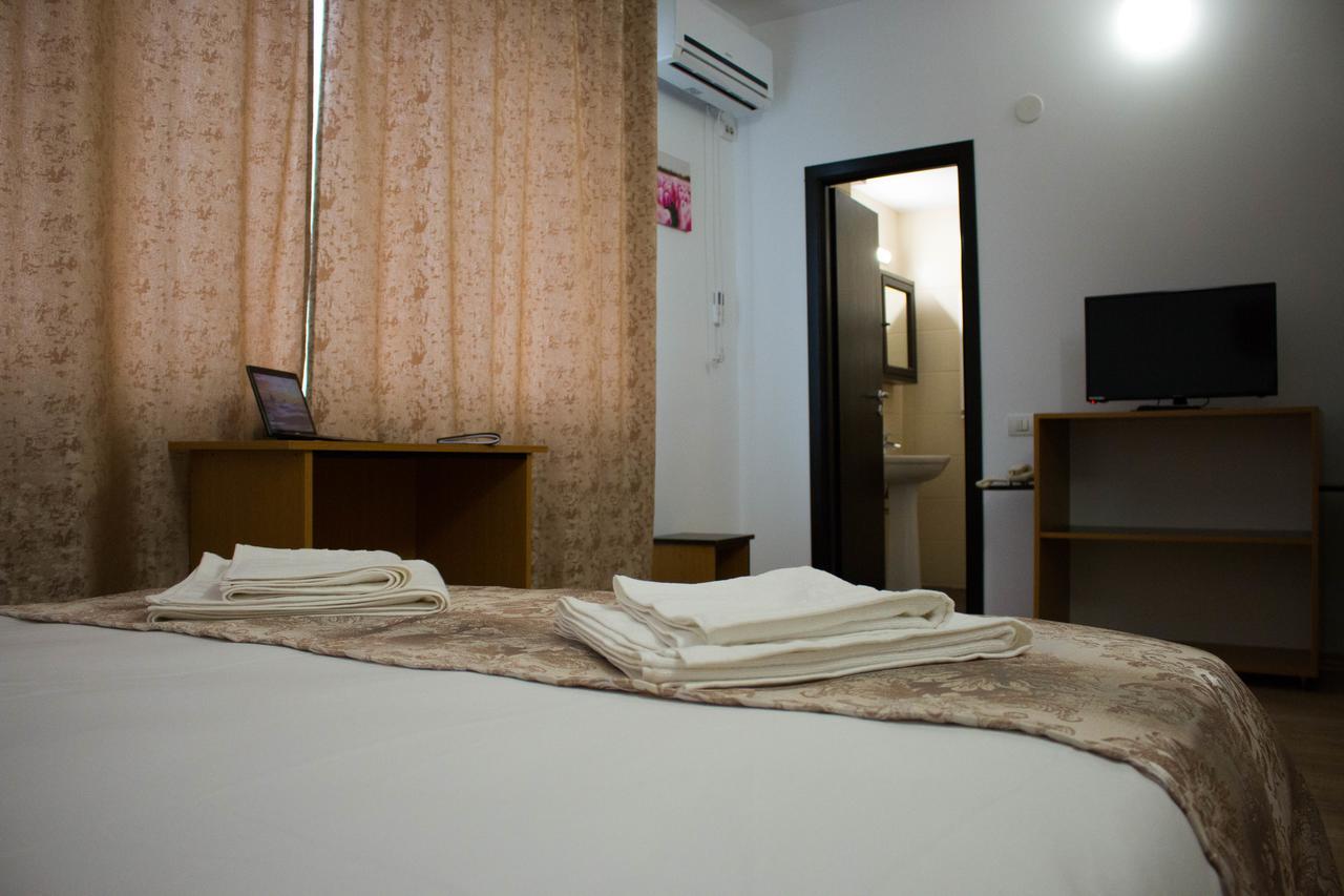 יאשי Rent Room N&S מראה חיצוני תמונה