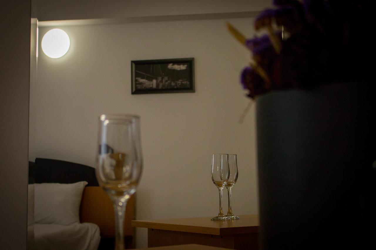 יאשי Rent Room N&S מראה חיצוני תמונה